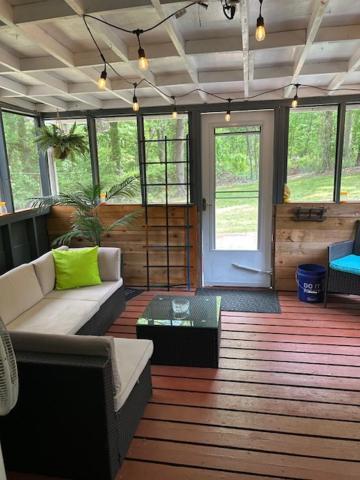 Serene Retreat! 420 Friendly In Designated Area, 3 Minutes To Downtown Richmond Bagian luar foto
